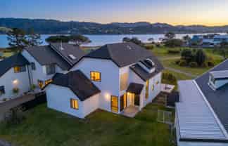 10 Ajax Head, Pauanui
