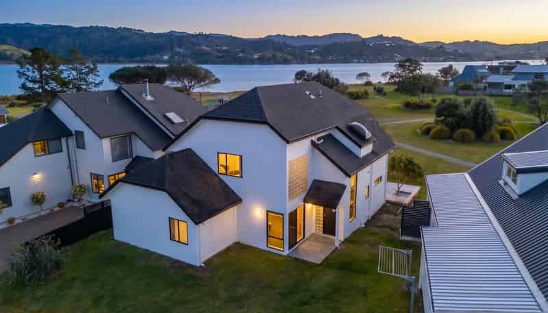 10 Ajax Head, Pauanui