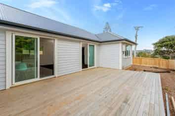 818A Beach Road, Browns Bay