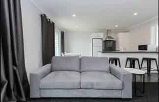 818A Beach Road, Browns Bay