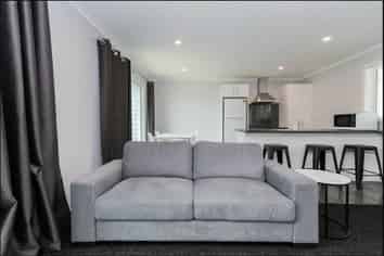 818A Beach Road, Browns Bay