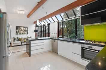 64 St Andrews Road, Epsom