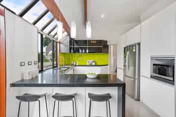 64 St Andrews Road, Epsom