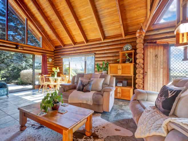 1698 Cust Road, Cust