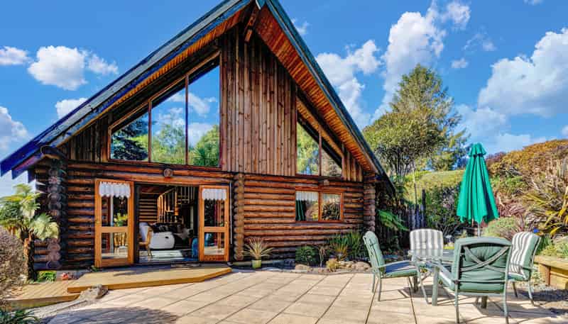 1698 Cust Road, Cust