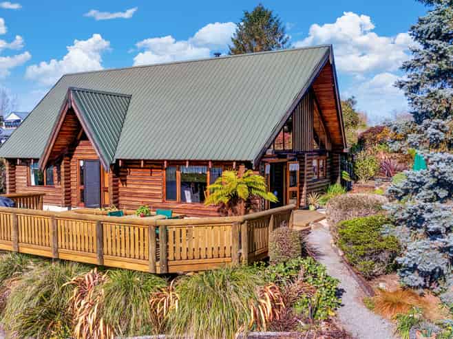 1698 Cust Road, Cust