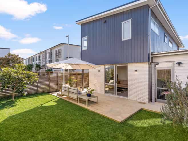 91 Glidepath Road, Hobsonville