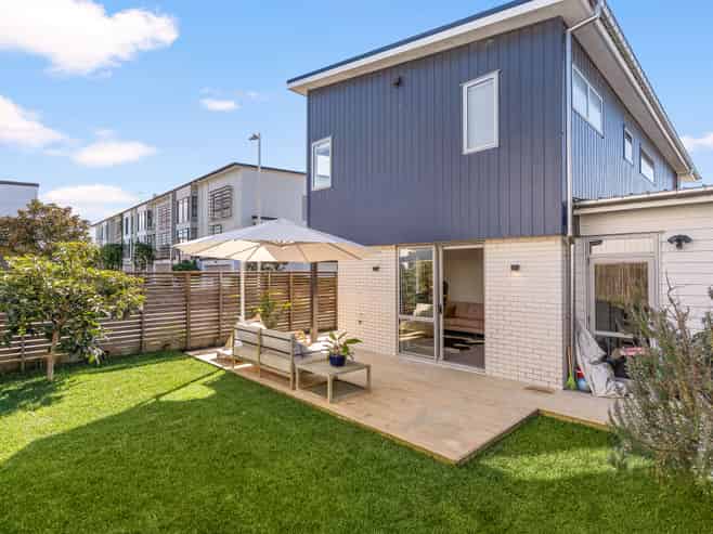 91 Glidepath Road, Hobsonville