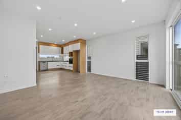 8 Longview Oak Lane, Rosehill