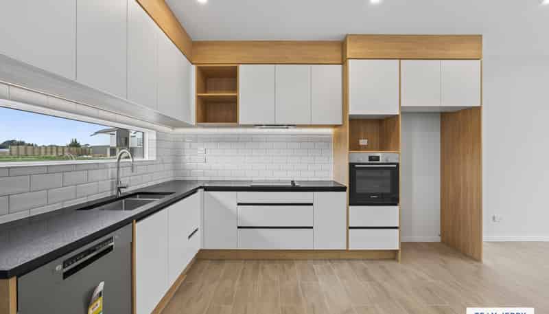 8 Longview Oak Lane, Rosehill