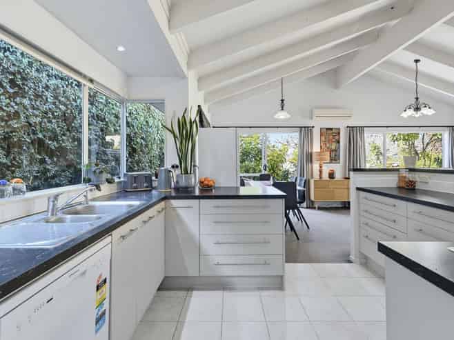 2/19 Sixth Avenue, Avenues