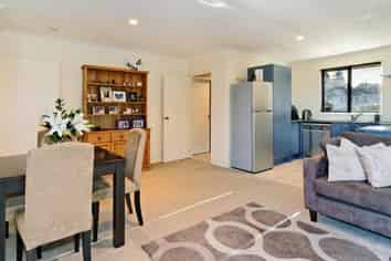 62a Hutchinson Av, New Lynn