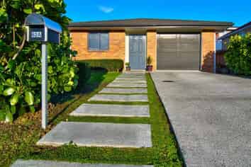 62a Hutchinson Av, New Lynn