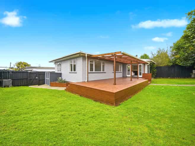 102 Taikata Road, Te Atatu Peninsula