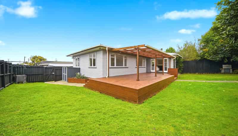 102 Taikata Road, Te Atatu Peninsula