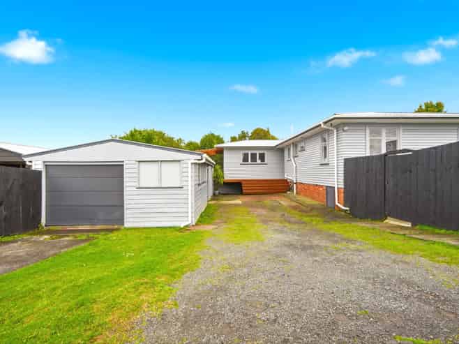 102 Taikata Road, Te Atatu Peninsula