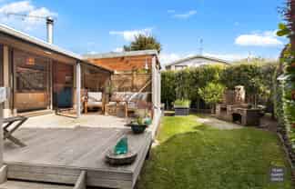 8B Chichester Drive, Rosehill