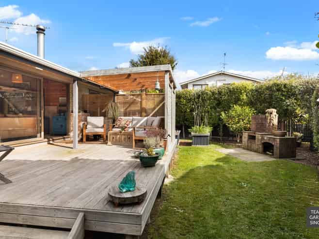 8B Chichester Drive, Rosehill