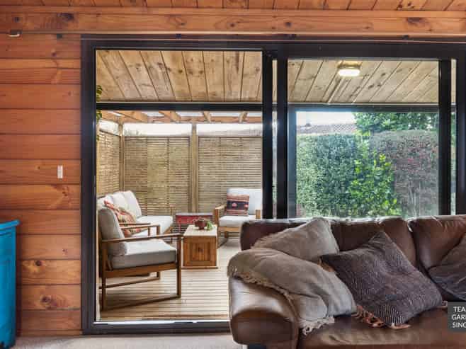 8B Chichester Drive, Rosehill