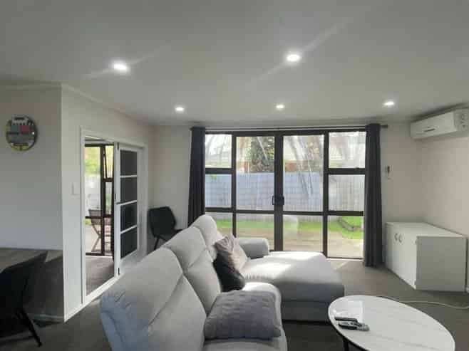 2/57 Cardiff Road, Pakuranga