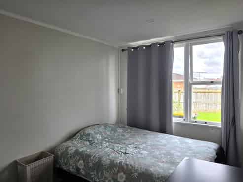 2/57 Cardiff Road, Pakuranga