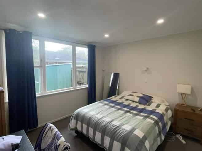 2/57 Cardiff Road, Pakuranga