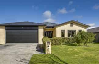 6 Percy Berry Place, Havelock North