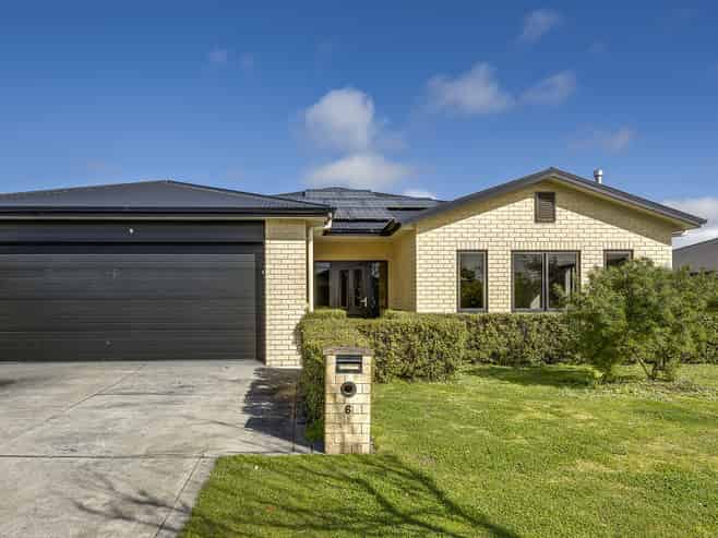 6 Percy Berry Place, Havelock North