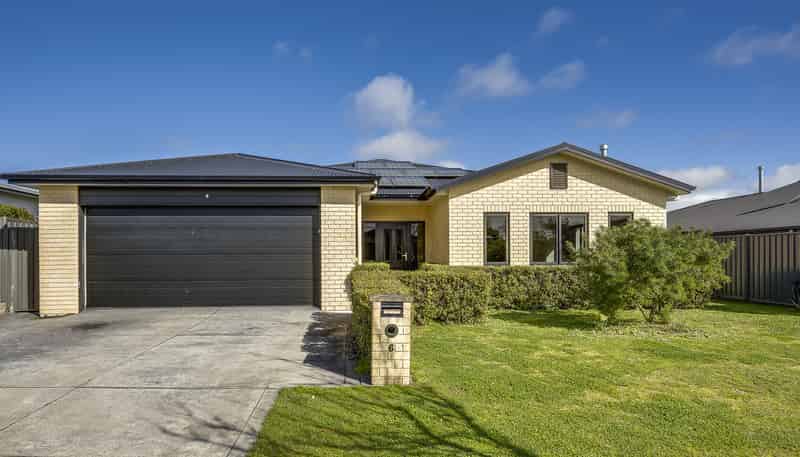 6 Percy Berry Place, Havelock North
