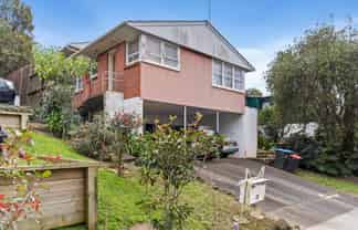 31 Simkin Avenue, Saint Johns