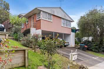 31 Simkin Avenue, Saint Johns