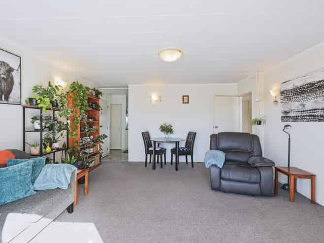 15A Mountain Road, Western Heights