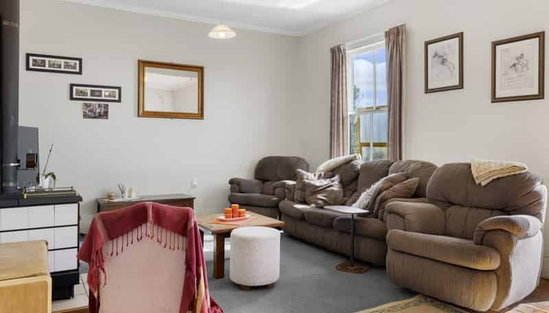 160 White Road, Broadlands Forest