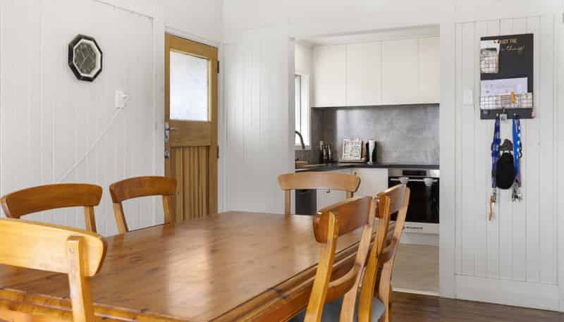 160 White Road, Broadlands Forest