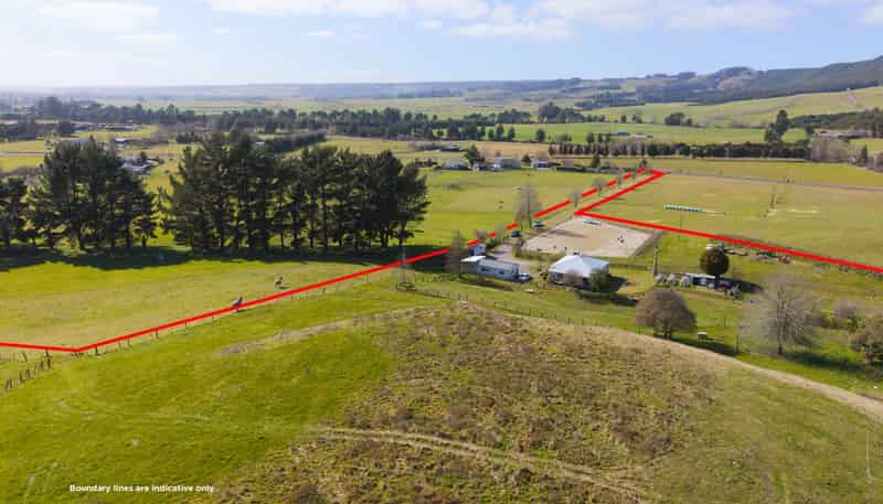 160 White Road, Broadlands Forest