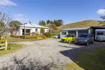 160 White Road, Broadlands Forest