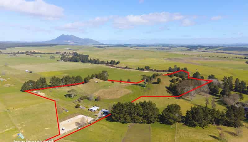 160 White Road, Broadlands Forest