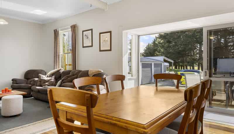 160 White Road, Broadlands Forest