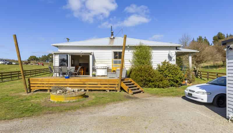160 White Road, Broadlands Forest