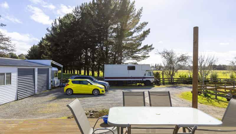 160 White Road, Broadlands Forest