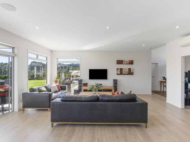 35 Polo Lane, Whitford