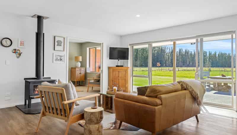 724 Loburn Whiterock Road, Loburn