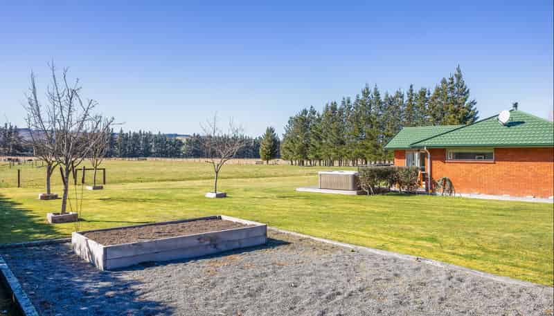 724 Loburn Whiterock Road, Loburn