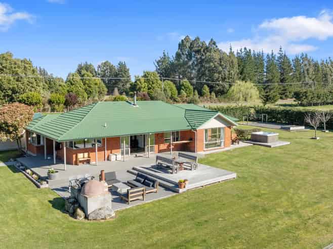 724 Loburn Whiterock Road, Loburn