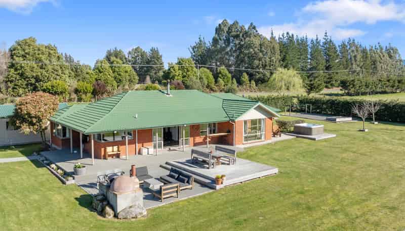 724 Loburn Whiterock Road, Loburn