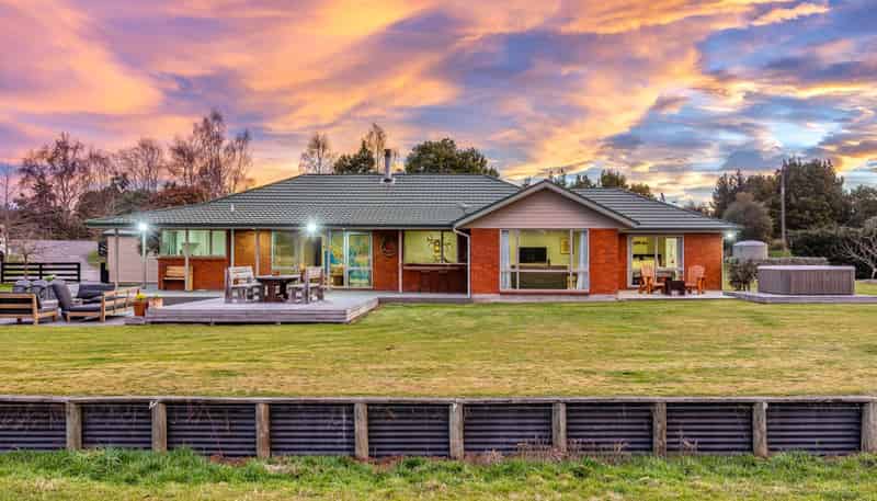 724 Loburn Whiterock Road, Loburn