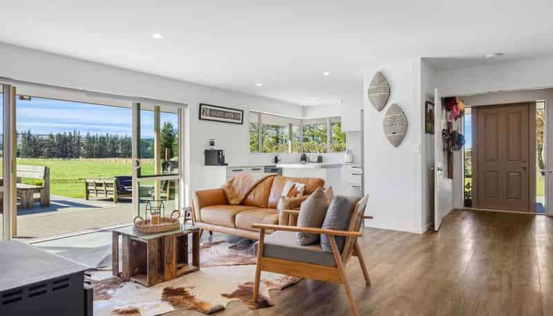 724 Loburn Whiterock Road, Loburn