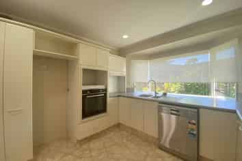 36 Meadowland Drive, Somerville