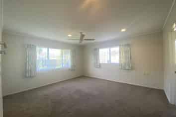 36 Meadowland Drive, Somerville