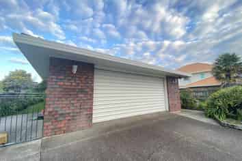 36 Meadowland Drive, Somerville